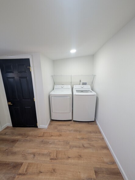 Building Photo - 6017 Vine St