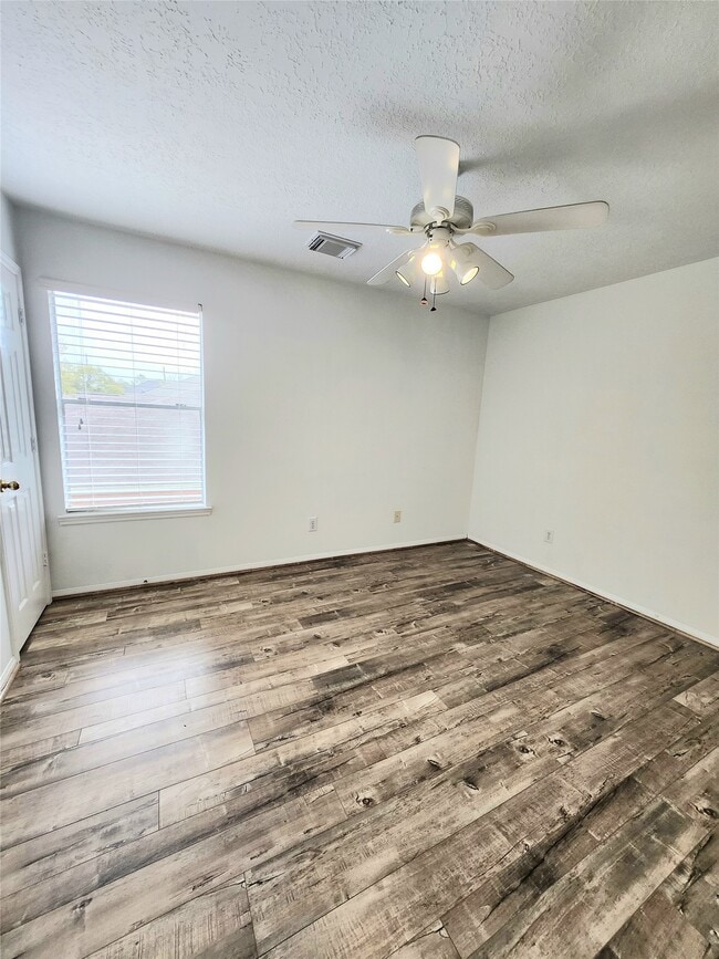 Building Photo - 14335 Berrington Dr