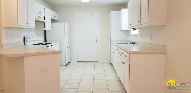 Building Photo - Great 3 Bedroom Home in Fort Walton Beach