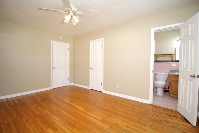 Building Photo - Northeast Pensacola Home- Entertainers Dream with Covered Deck & Fenced Backyard