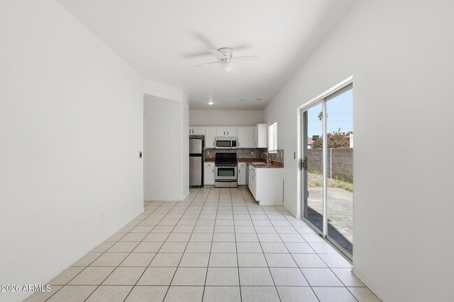 Building Photo - 1026 W Libra Dr