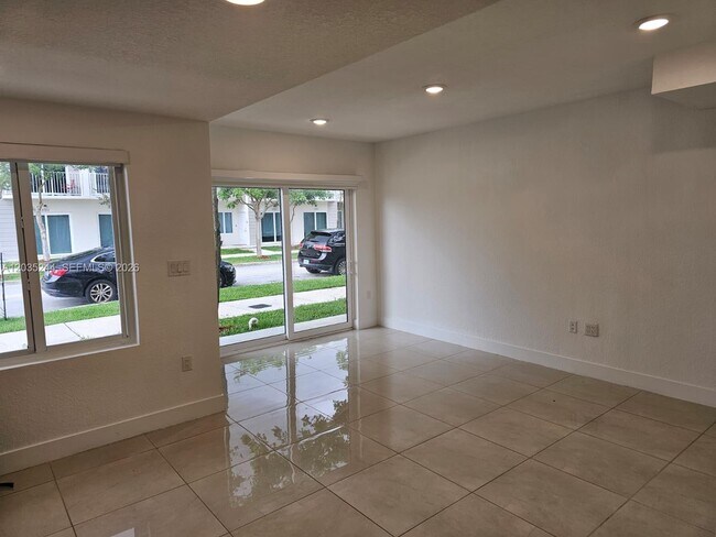 Building Photo - 25806 SW 144th Ct