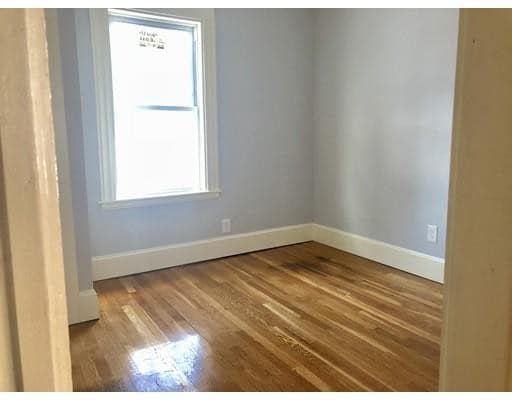 Building Photo - 5 Ellsworth Rd