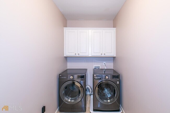 Building Photo - 6221 Spalding Dr
