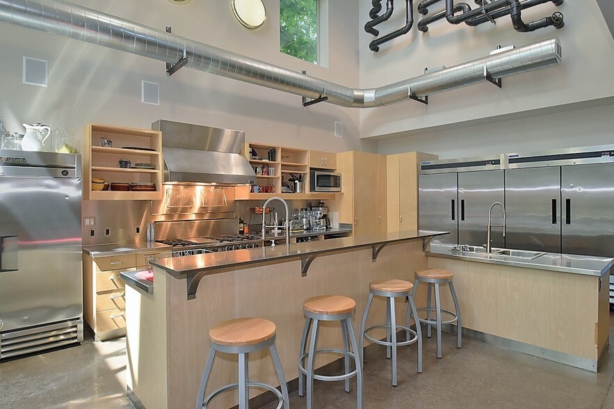 Interior Photo - The GEE House