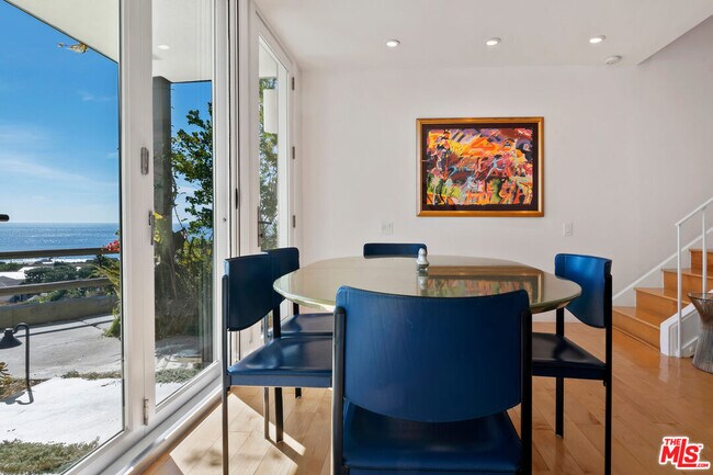 Building Photo - 6240 Tapia Dr