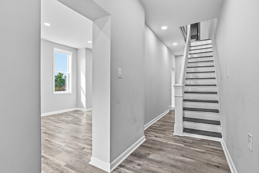 Building Photo - 905 McCandless Ave