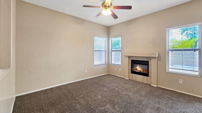 Building Photo - Gated community in Avondale with a communi...