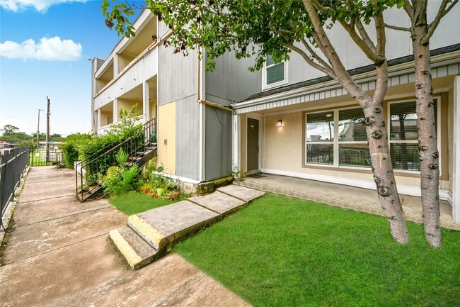 Building Photo - 781 Country Pl Dr