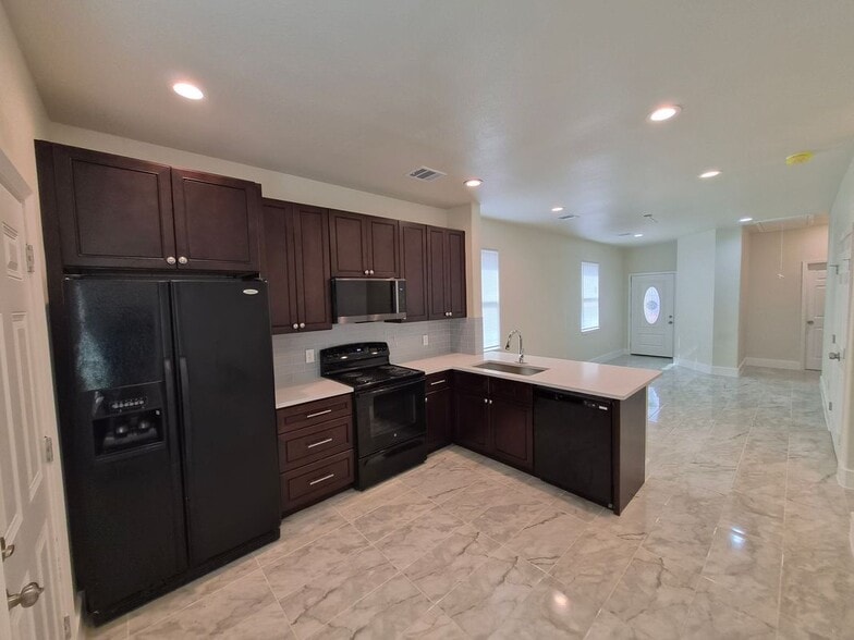 Building Photo - 9745 Black Gum