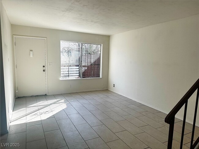 Building Photo - 4338 Caliente St