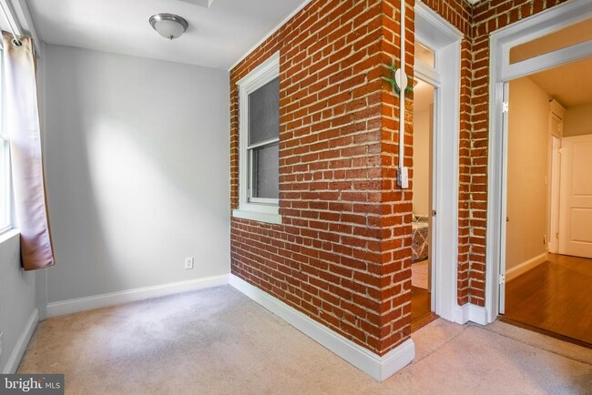 Building Photo - 5433 Kansas Ave NW