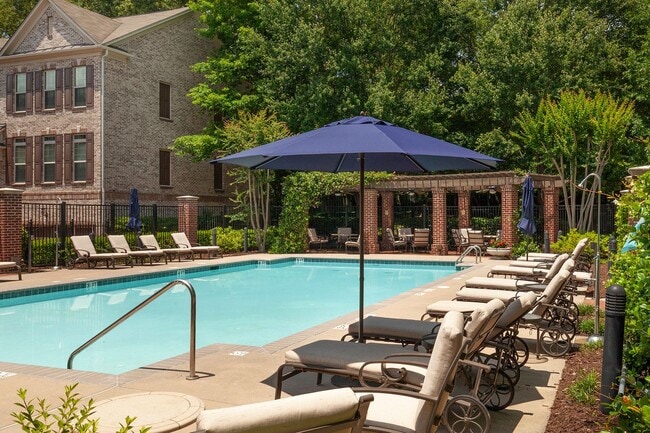 Building Photo - Very Spacious 3/3.5 Townhome in the Heart of Buckhead!