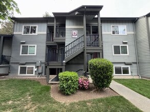 Building Photo - 2 Bed 1 Bath Kirkland