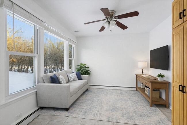 Building Photo - 645 Justina St