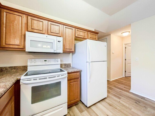 Building Photo - 5853 Bilek Dr