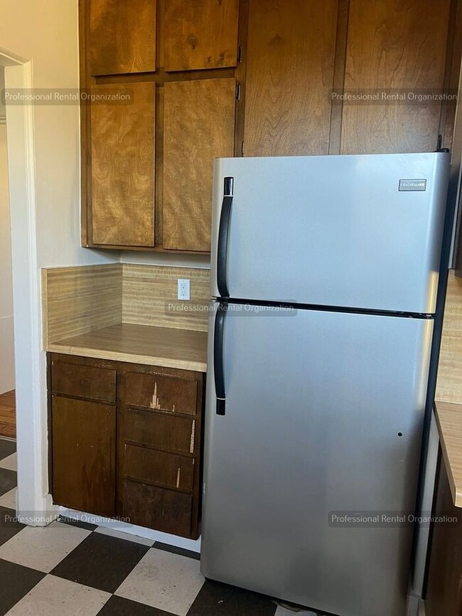 Building Photo - Large Historical Mare Island Duplex Unit
