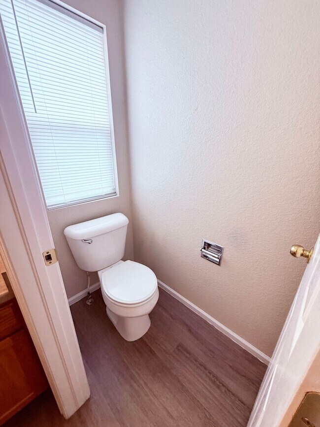 Building Photo - Updated, Clean and Spacious 2-Story with 3...