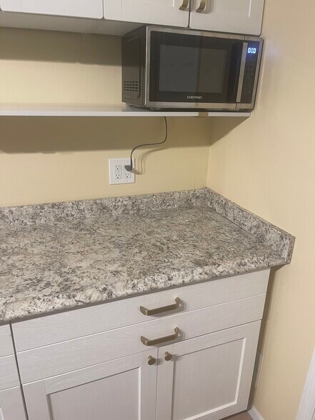 Building Photo - 3904 Everest Ln N