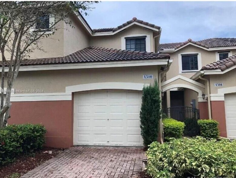 Building Photo - 4310 Vineyard Cir