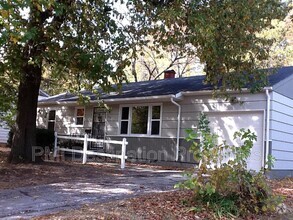 Building Photo - 9204 Vaughn Ave