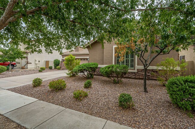 Building Photo - 1819 E Fawn Dr