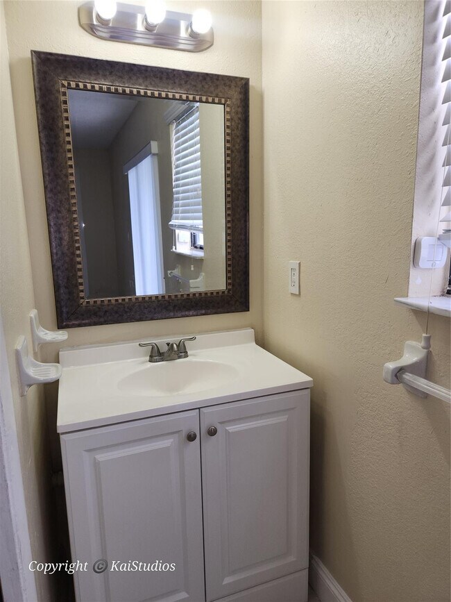 Building Photo - 10293 NW 33rd St