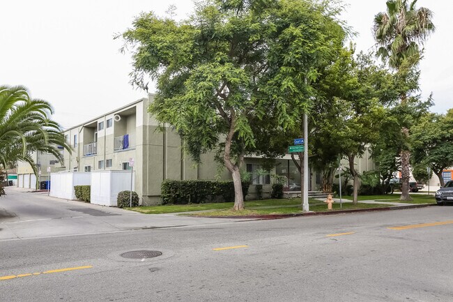 Building Photo - 2611 Ocean Ave