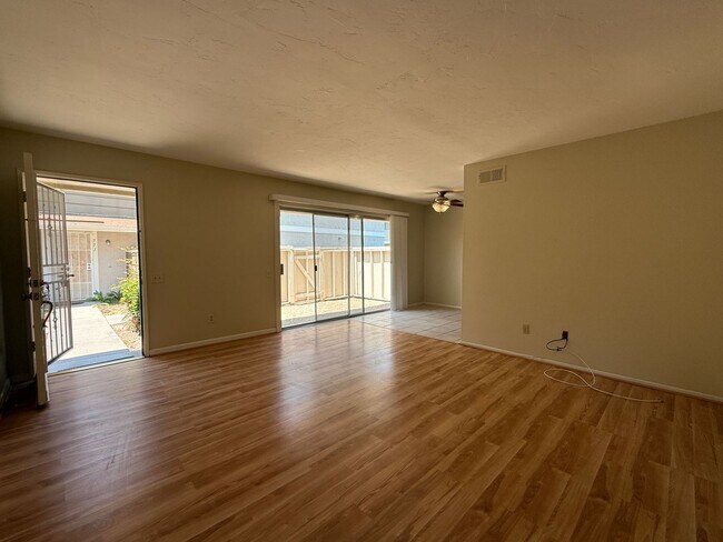 Building Photo - Beautiful Two Bedroom Townhome in San Luis Rey
