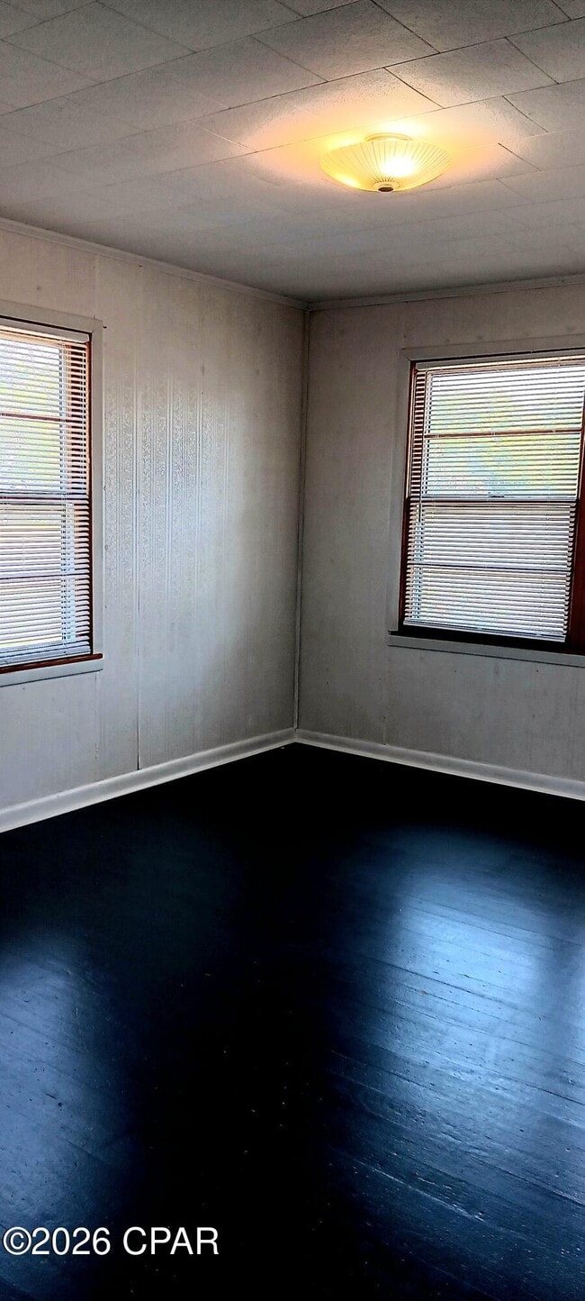 Building Photo - 648 N 9th Plaza