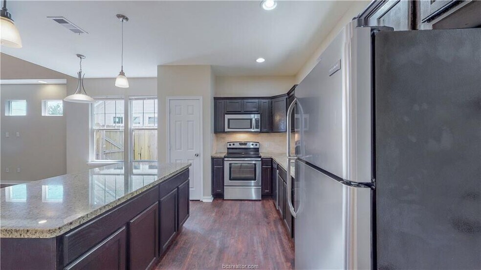 Building Photo - 203 Sterling St