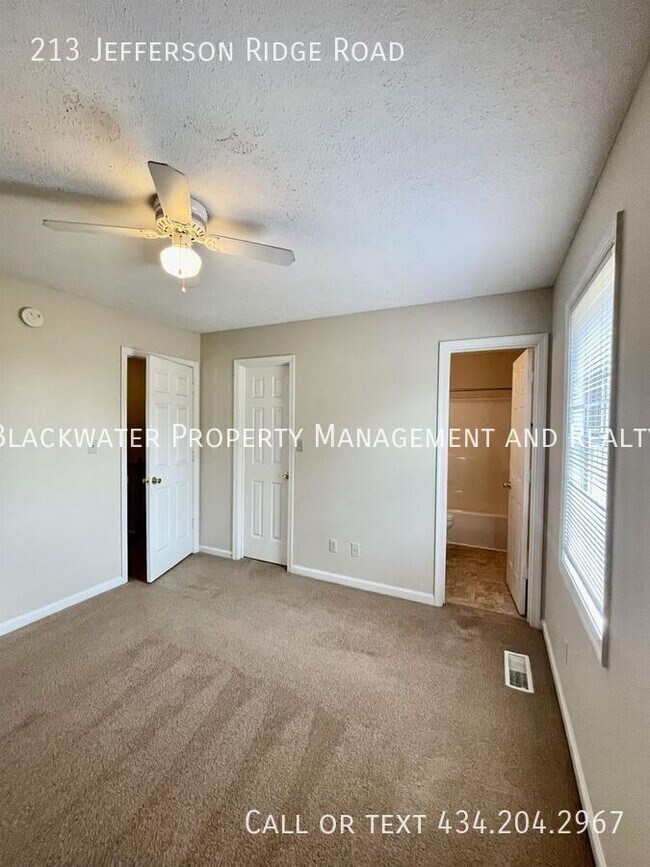 Building Photo - 213 Jefferson Ridge Rd