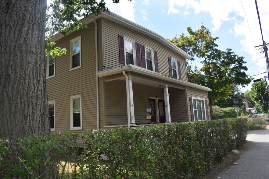 Building Photo - 469 Walnut St