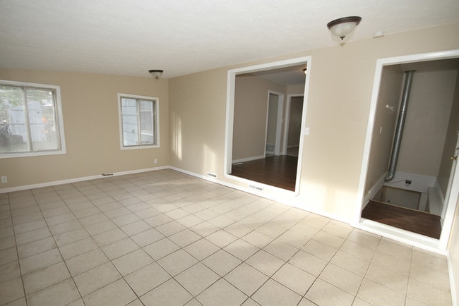 Building Photo - 109 Sunset Dr