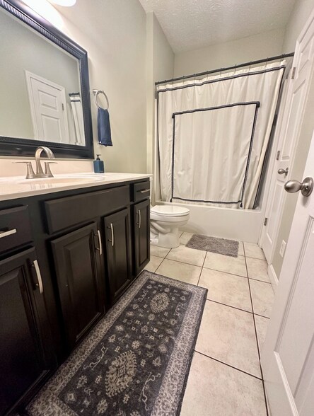 Building Photo - 2004 Utica Pike