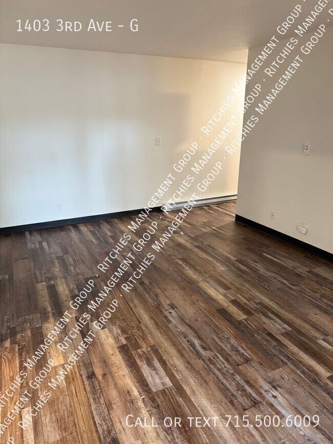 Building Photo - 1403 3rd Ave