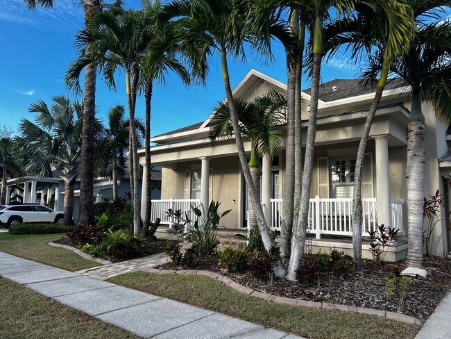 Building Photo - 6 Bedroom Single Family Home in Apollo Beach