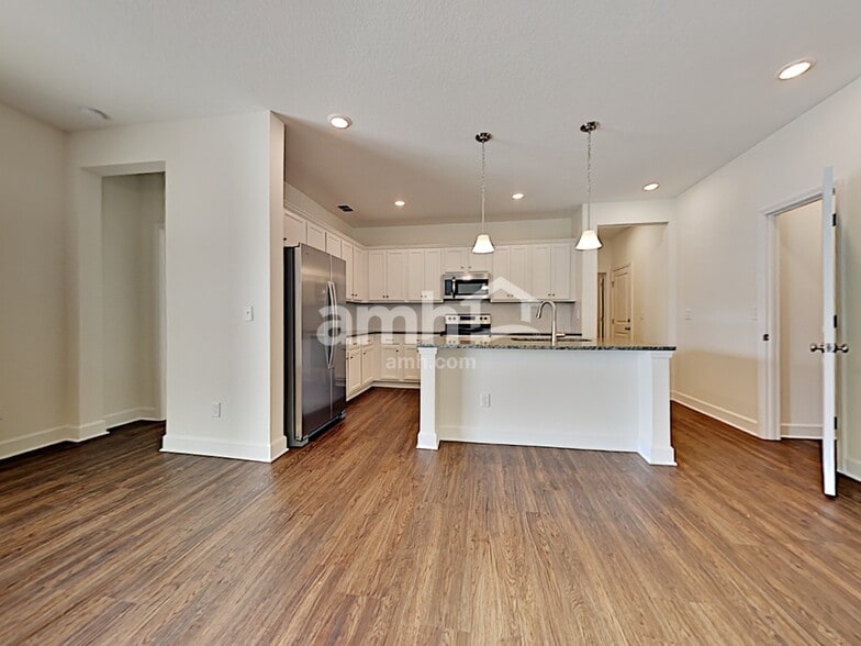 Building Photo - 5843 Hampton Creek Rd