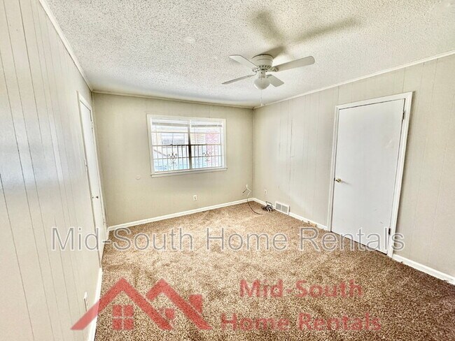 Building Photo - 2168 Carnes Ave
