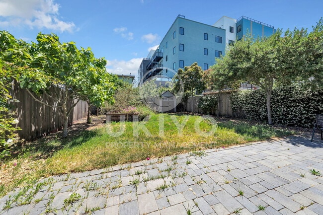 Building Photo - 1108 Dwight Way