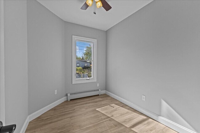 Building Photo - 45 Rose St