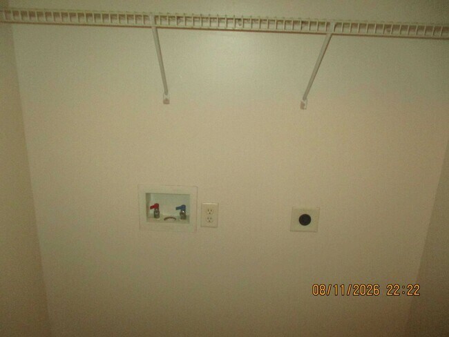 Building Photo - 2205 Beachview Dr