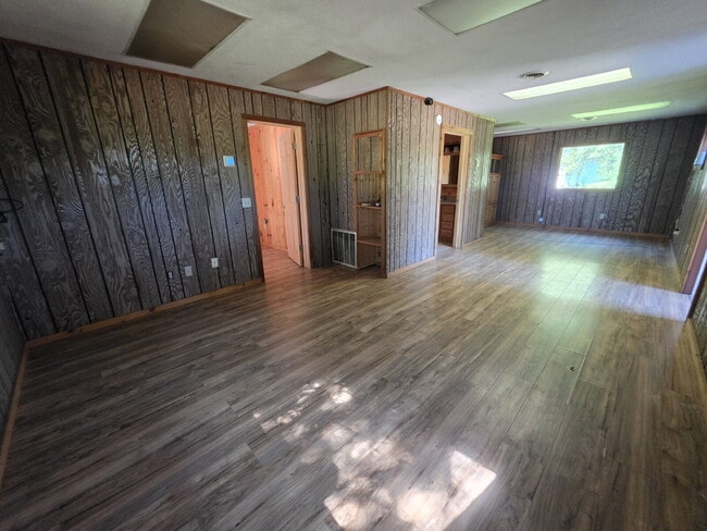Building Photo - 24.2 Acres – Industrial Warehouse, Residential Or Office Space, Pole Shed & Recreational Land