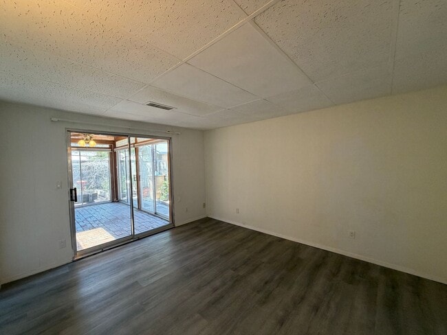 Building Photo - 2,800Sq Foot, 5 Bedroom Single Story Home Available Near Eubank Blvd NE & Copper Ave NE!