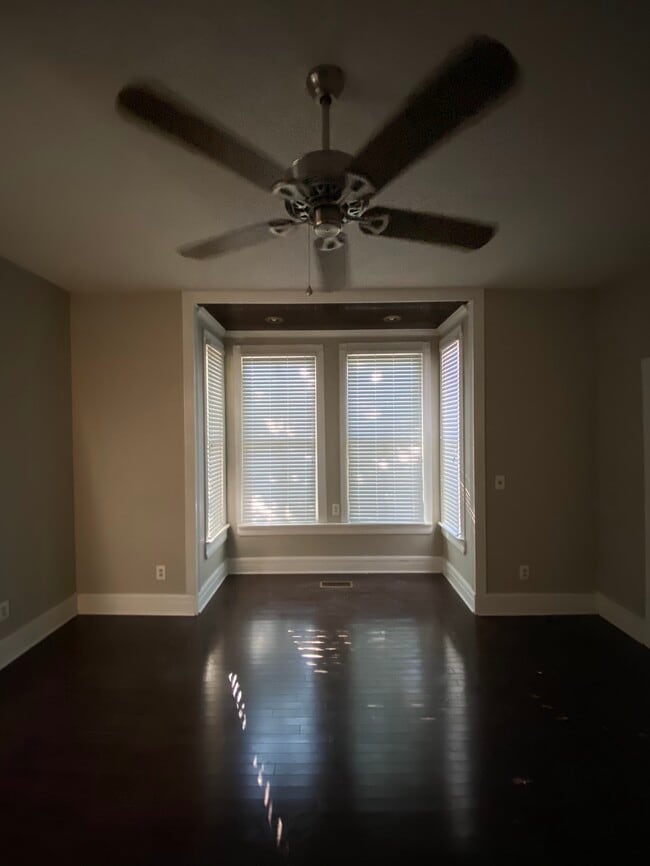 Building Photo - 401 Rosewood St