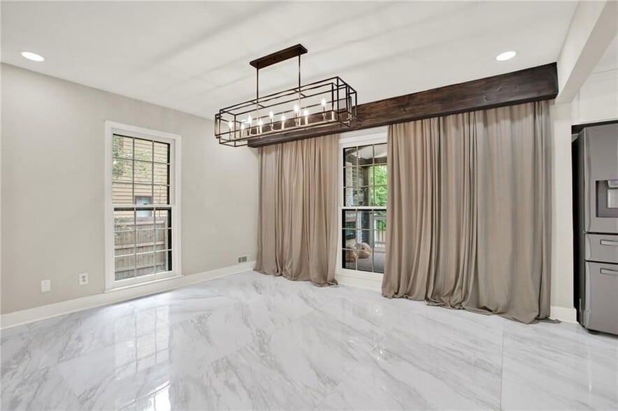 Building Photo - 3270 Brookview Dr