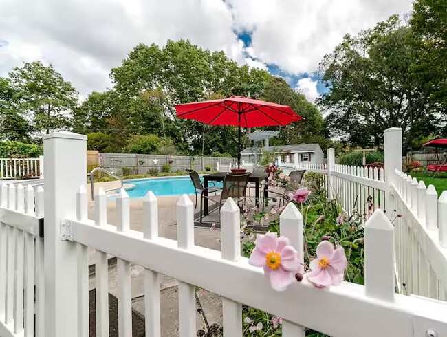 Back Yard Summer Pool - 18164 Swiss Dr