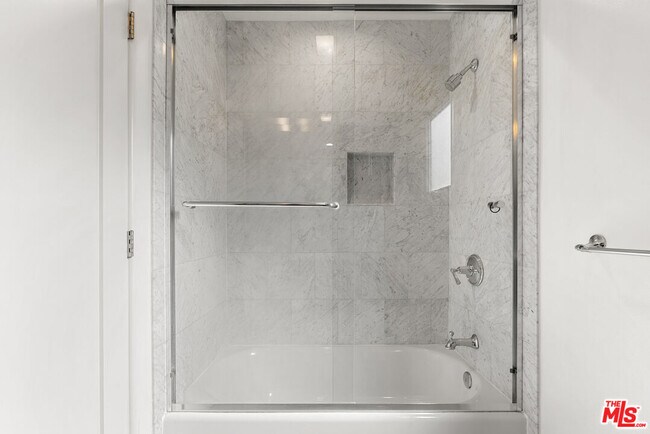 Building Photo - 838 Hilldale Ave