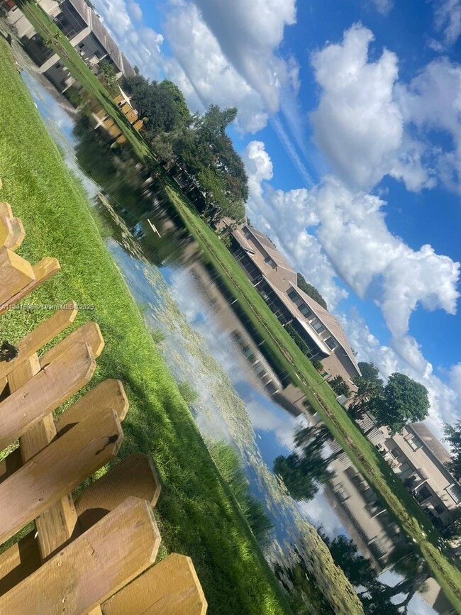 Building Photo - 5176 S University Dr