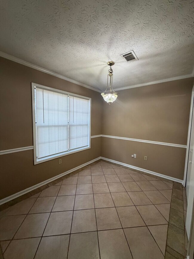 Building Photo - Charming Two-Story Home on a Corner Lot in Jonesboro